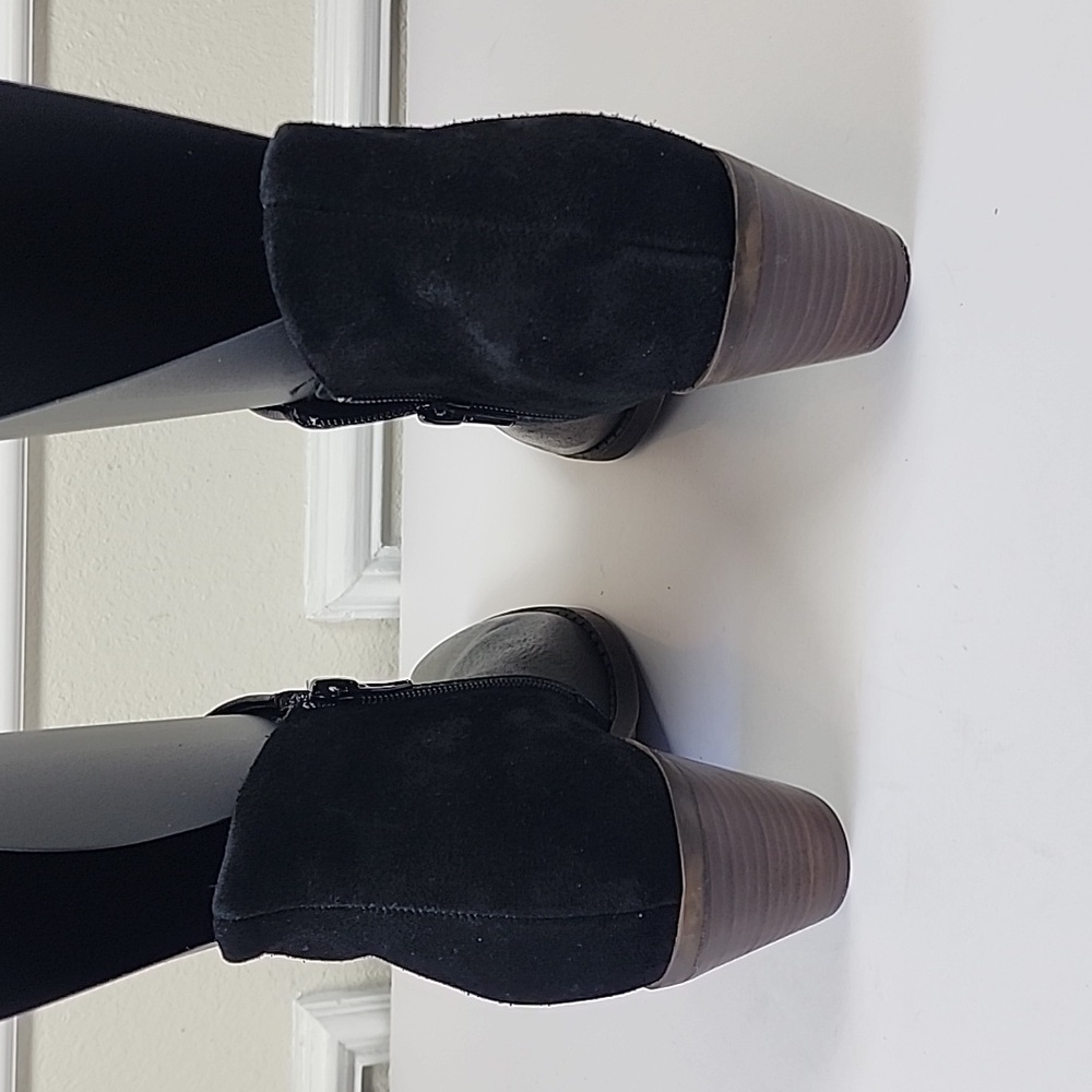 Yellow Box “Dannika” Women’s Black Leather Block Heel Ankle Boots size 7 - Picture 3 of 11